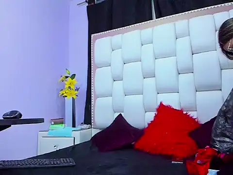 Snapshot of Salome_Moonn chatting on October 14, 1:19 am Salome Moonn online show from October 14, 1:19 am