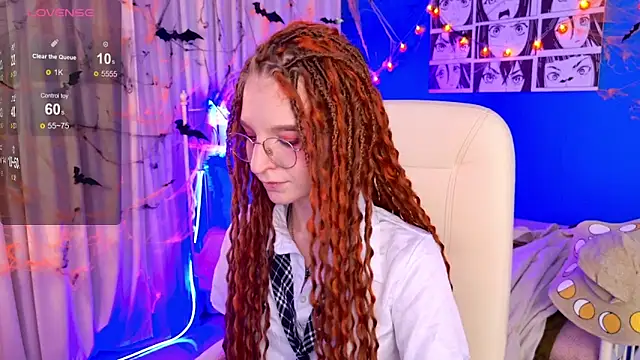 Snapshot of VioletShine chatting on October 16, 3:03 pm VioletShine online show from October 16, 3:03 pm
