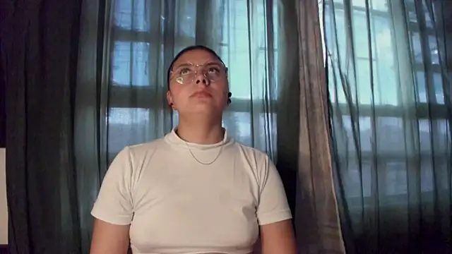 Noellesable online show from November 22, 5:26 pm