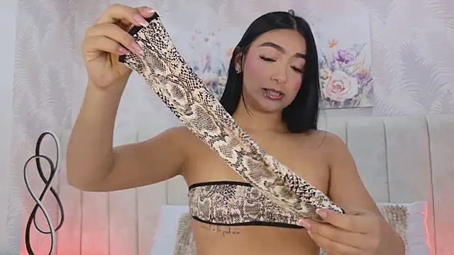 MeganCruzGB online show from April 17, 12:29 pm