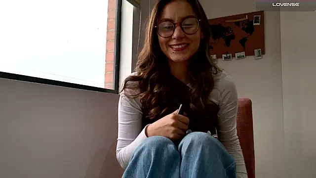 Emmy petit online show from December 22, 8:34 pm