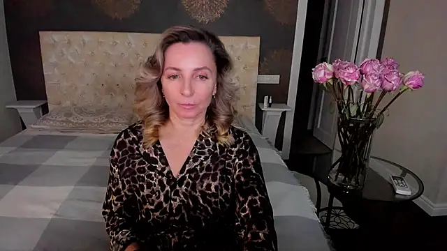 Snapshot of AllisonWilliams chatting on October 27, 5:41 pm AllisonWilliams online show from October 27, 5:41 pm