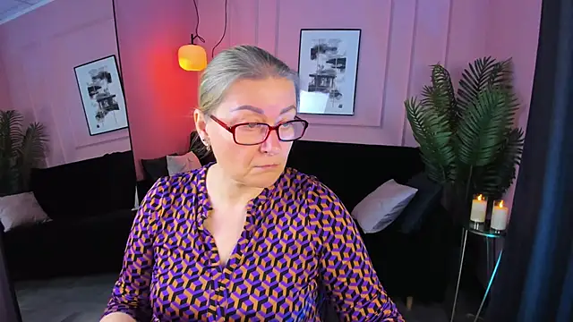 AlexandraKind online show from October 24, 1:40 pm