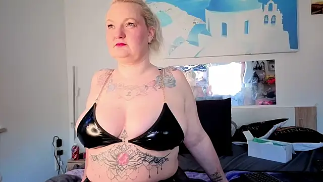 Inked blondi online show from March 5, 2:57 pm