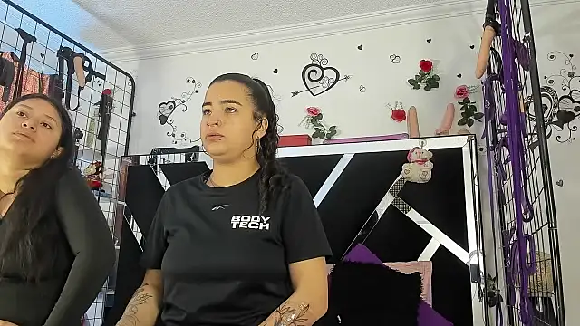 abby eemily online show from December 2, 12:18 pm