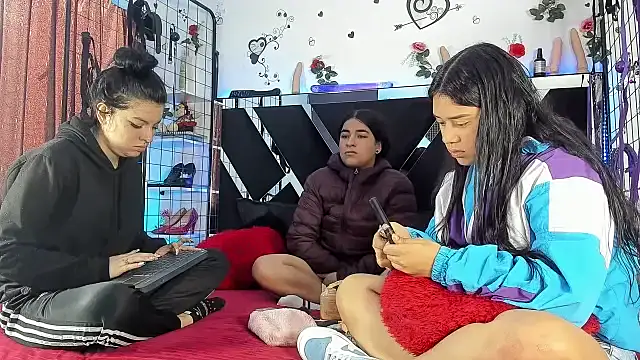 abby eemily online show from November 18, 12:28 pm