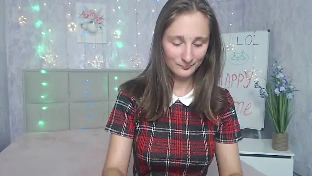 MichelLeee online show from September 9, 1:44 pm