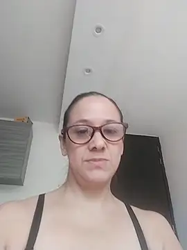 Snapshot of nicolle_milf1978 chatting on September 9, 1:33 pm nicolle milf1978 online show from September 9, 1:33 pm