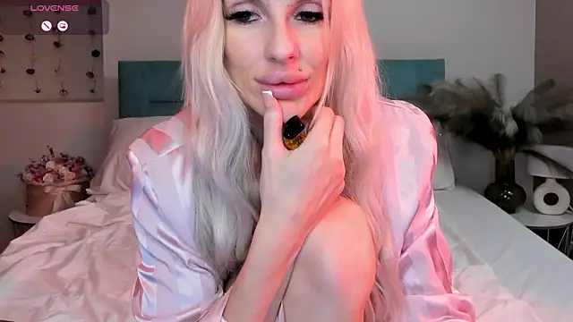 Lana kitty   online show from September 16, 9:23 pm