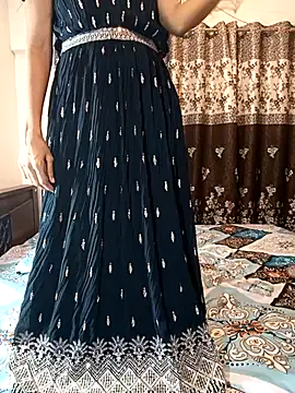 Snapshot of Cute-Bhavya chatting on September 17, 1:31 pm Cute-Bhavya online show from September 17, 1:31 pm