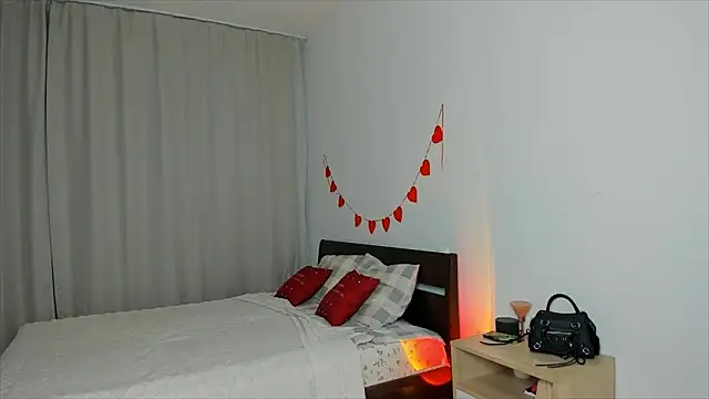 Xloe Queen online show from March 13, 6:20 pm