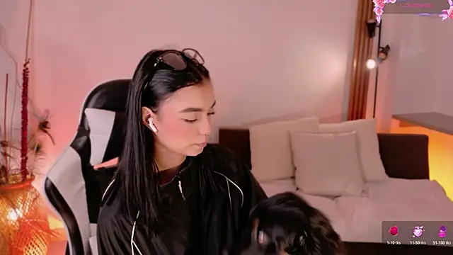 AnabelWolf online show from March 27, 1:34 pm