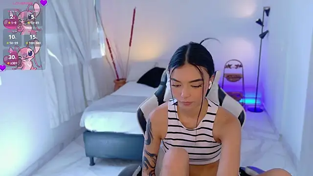 AnabelWolf online show from October 28, 4:46 pm