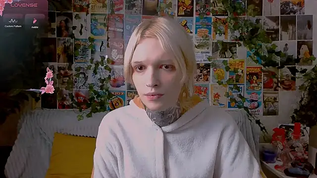 Snapshot of Simona_Rain chatting on September 28, 9:09 pm Simona Rain online show from September 28, 9:09 pm