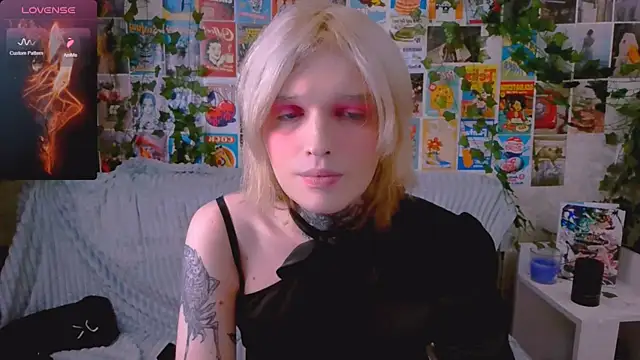 Snapshot of Simona_Rain chatting on October 18, 4:26 am Simona Rain online show from October 18, 4:26 am
