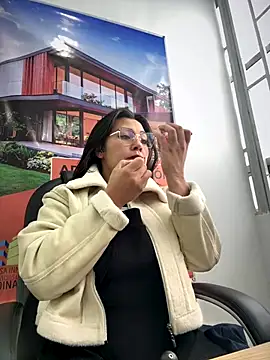 LIZ-06  online show from December 4, 7:36 pm