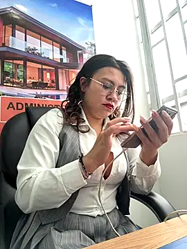 LIZ-06  online show from December 19, 3:37 pm