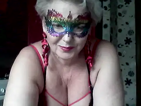 Snapshot of Lisa_Suzie chatting on October 8, 9:57 am Lisa Suzie online show from October 8, 9:57 am