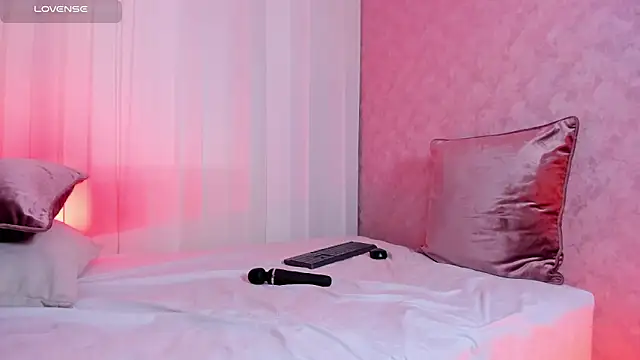 Pamela Johnsonn online show from January 31, 7:11 pm