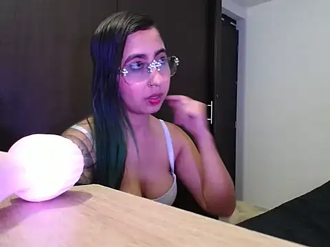 aria jhonsson online show from January 9, 8:35 pm