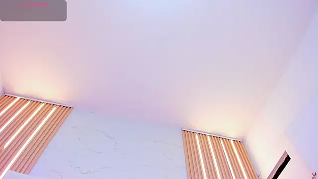 aggy castel online show from March 10, 2:10 pm