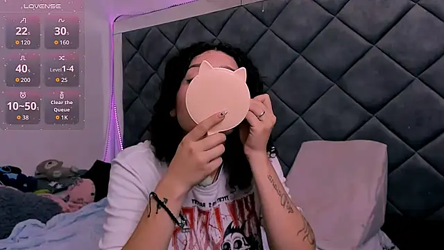 Nellyhills online show from November 30, 7:40 pm