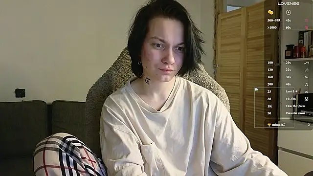 esajukyy online show from February 24, 3:21 pm