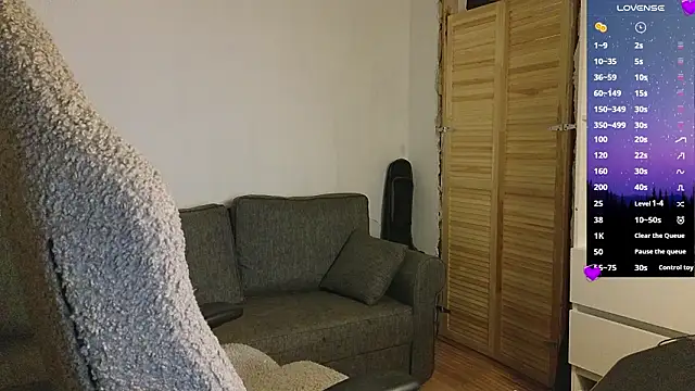 esajukyy online show from March 10, 4:00 pm