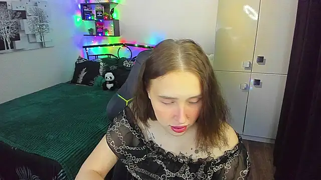 LinaTruly online show from February 28, 10:31 pm