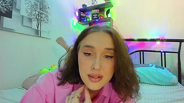 LinaTruly online show from March 17, 10:36 pm