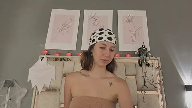 jolie lov online show from October 28, 1:28 pm