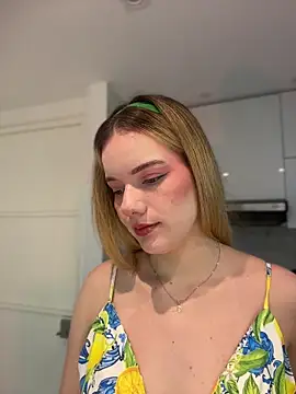 NicoleCut online show from March 24, 9:58 am