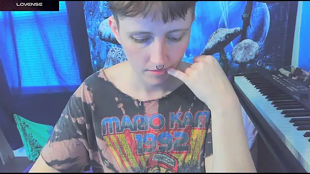  hellostormy  online show from April 13, 4:30 pm