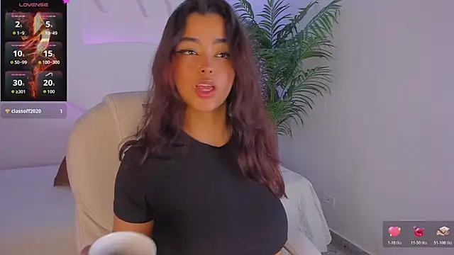 Ariana Pierce online show from October 24, 12:45 pm