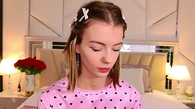 MeganMour online show from November 11, 6:05 pm