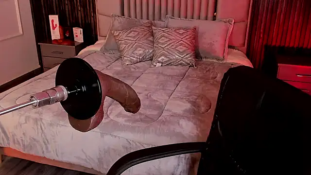 Lillyortiz online show from November 28, 8:56 pm