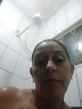 baixinhaloira online show from November 26, 3:07 am