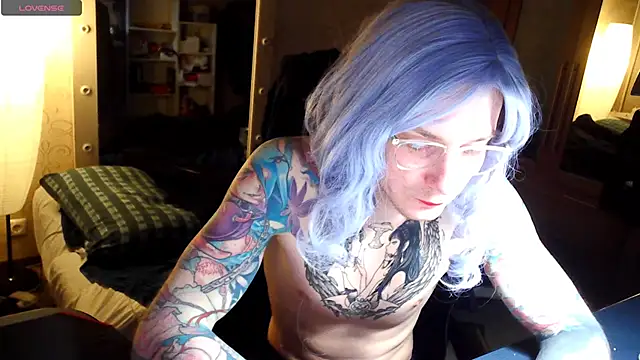 Julia dolls online show from April 21, 6:37 pm