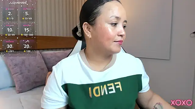 linda rios  online show from June 5, 8:26 pm
