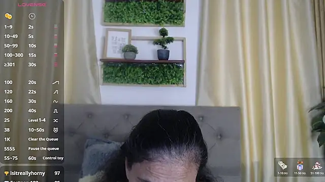 sasi luna online show from December 15, 8:14 pm