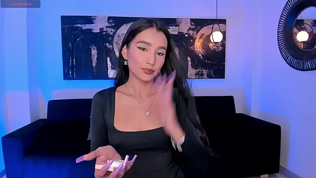 BellaCarteer  online show from March 18, 8:25 pm