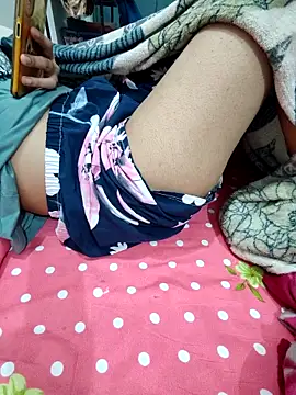 hotty aira online show from December 3, 2:19 pm