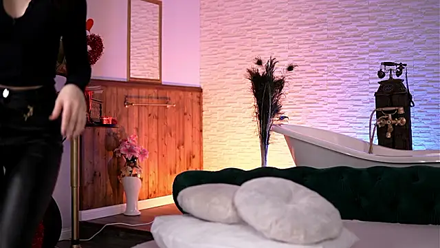 Jenna Day online show from March 5, 7:26 am