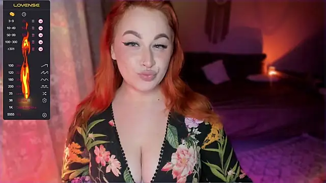 Snapshot of Flower_Camellia77 chatting on October 14, 8:33 pm Flower Camellia77 online show from October 14, 8:33 pm