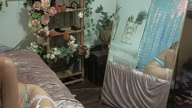 auroraandorion online show from September 25, 10:25 am