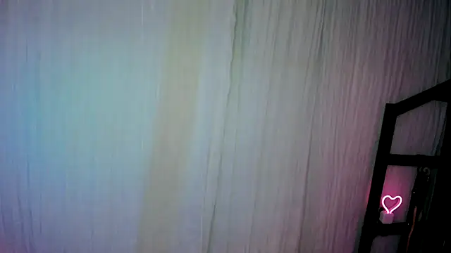 AaliyahLaylah online show from December 3, 4:15 am