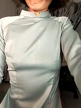 Lucy limon online show from February 5, 7:50 pm