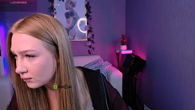 playful sophie online show from October 17, 7:28 pm