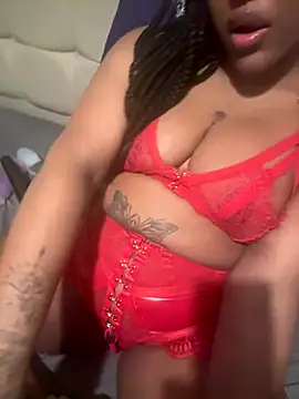 LavenderBuxton online show from December 15, 8:25 pm