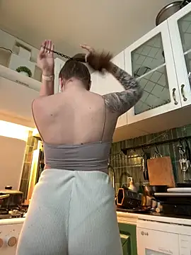 MayaMystic online show from April 16, 1:11 pm